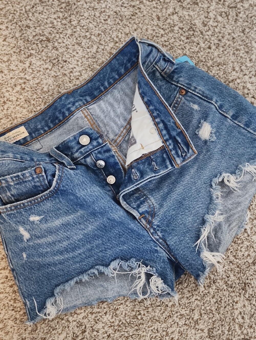 Levi's 501 💙 Priemium High-Rise Cut-off Distressed Denim Shorts - SUMMER Y2K